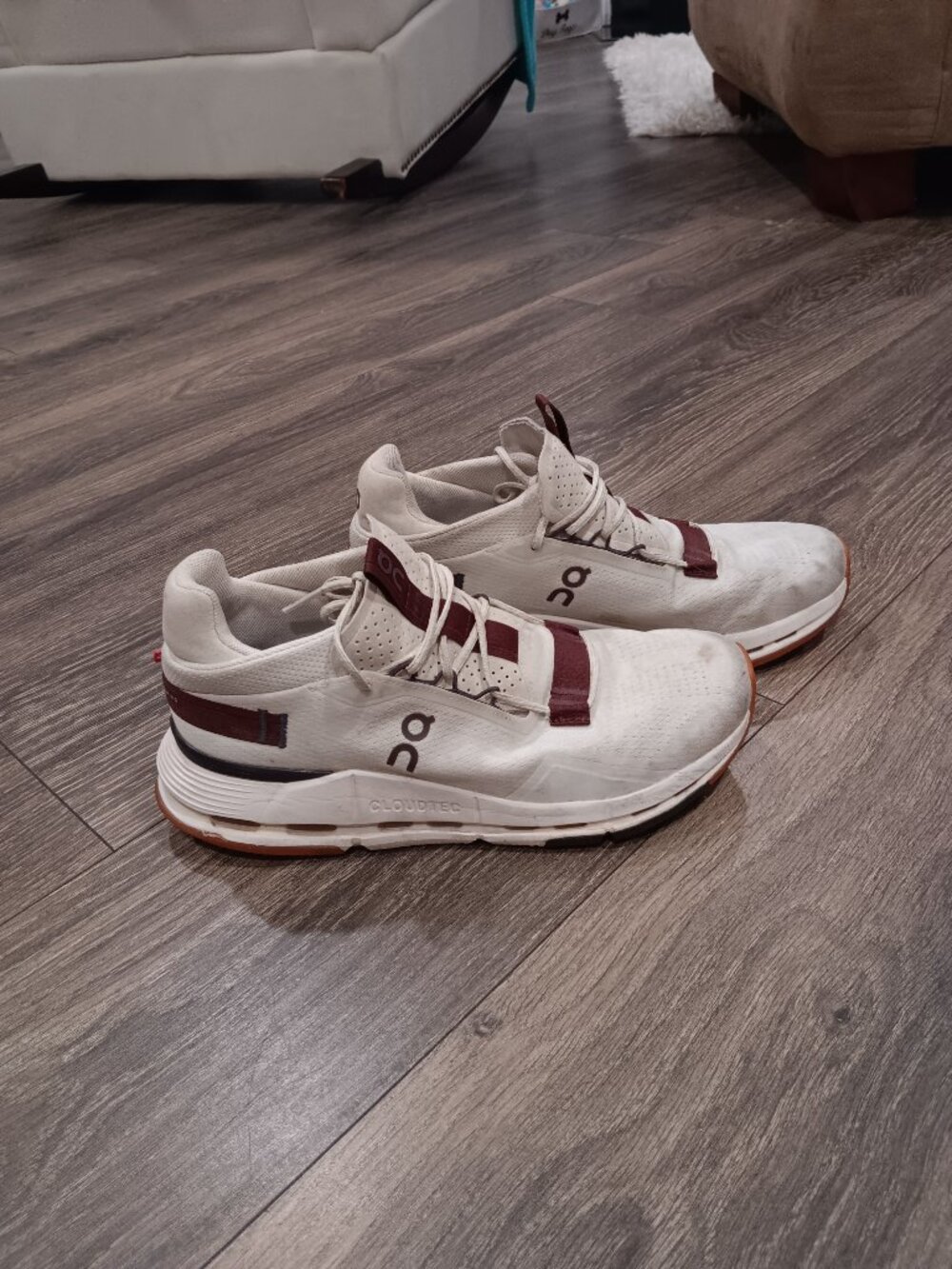 On Cloudnova 2 sneakers / Woman size 10